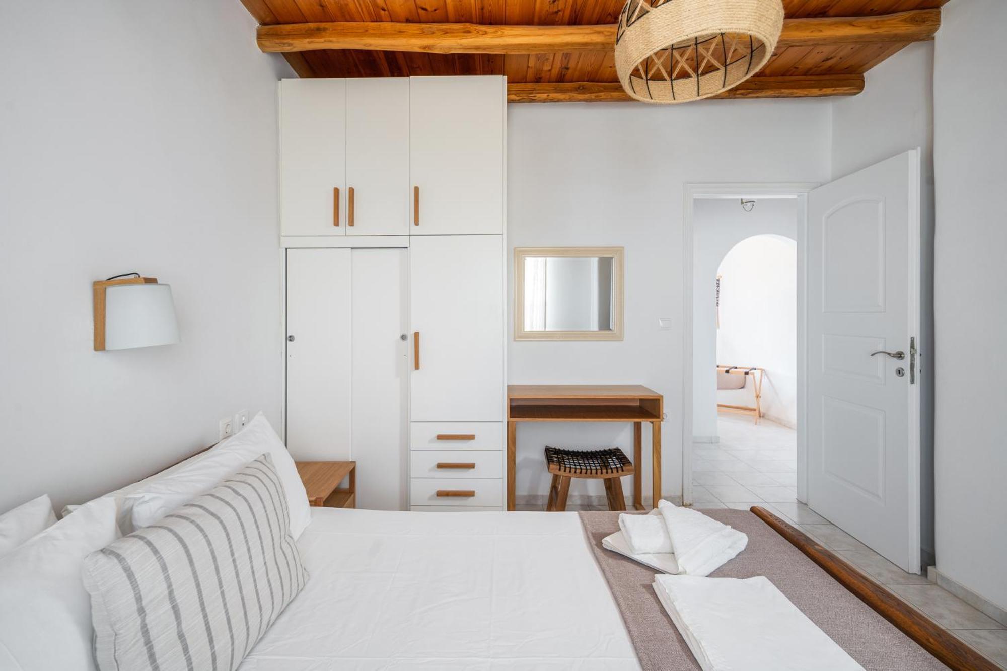 Galazio Seaside Apartments Livadákia Szoba fotó